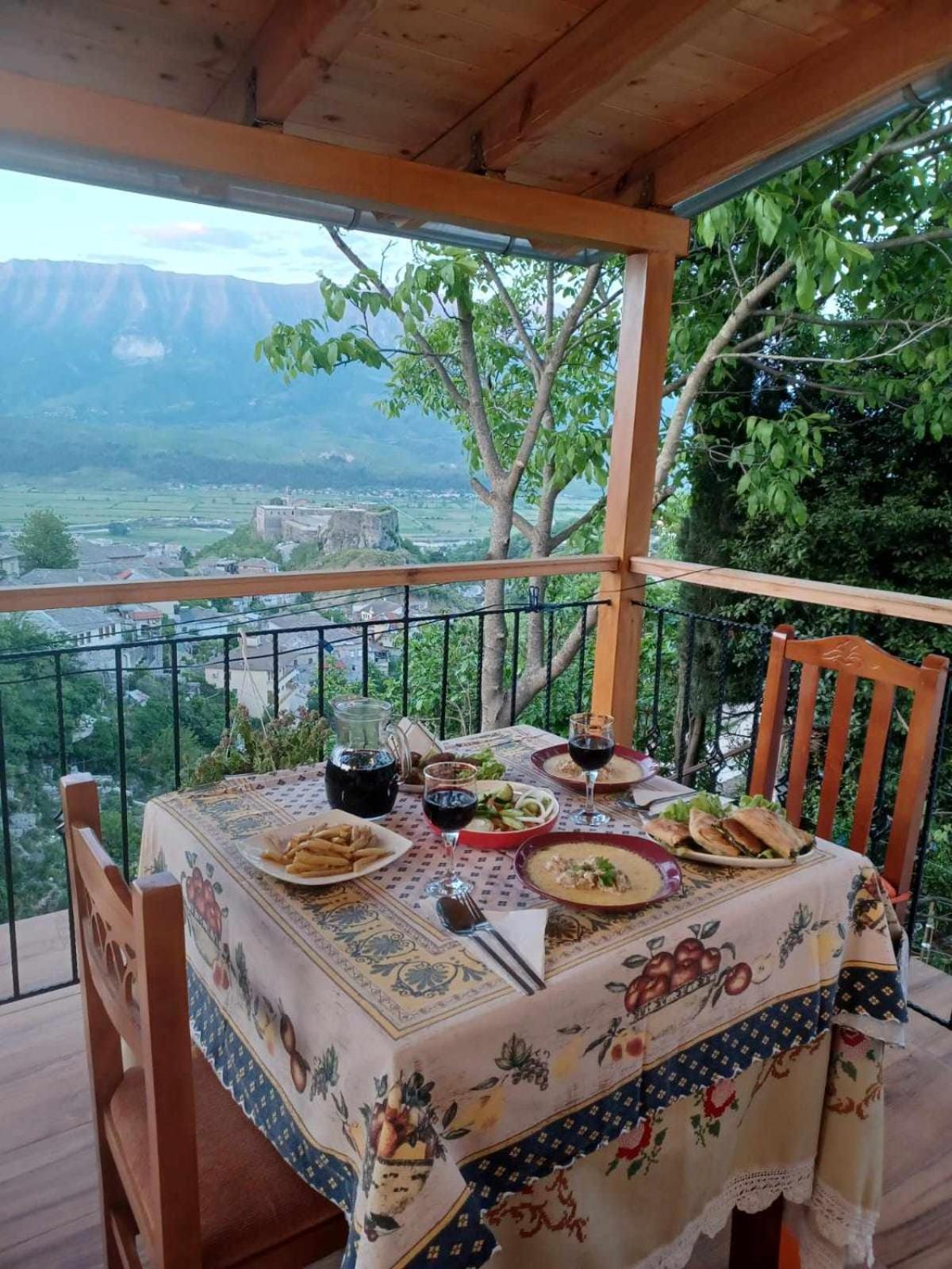 Guest House Hasko Gjirokastër Extérieur photo